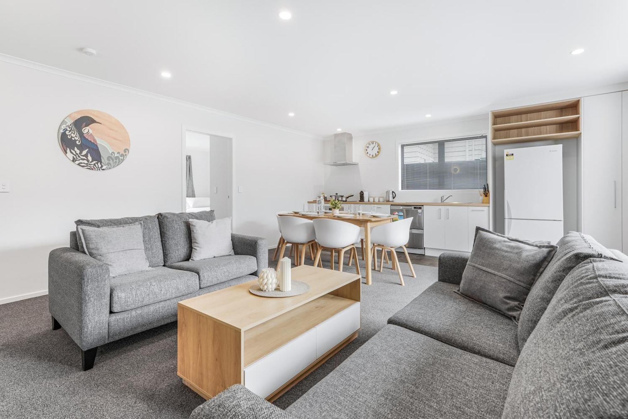 Modern Retreat With King Bed - By Kosh Bnb Hamilton Zewnętrze zdjęcie